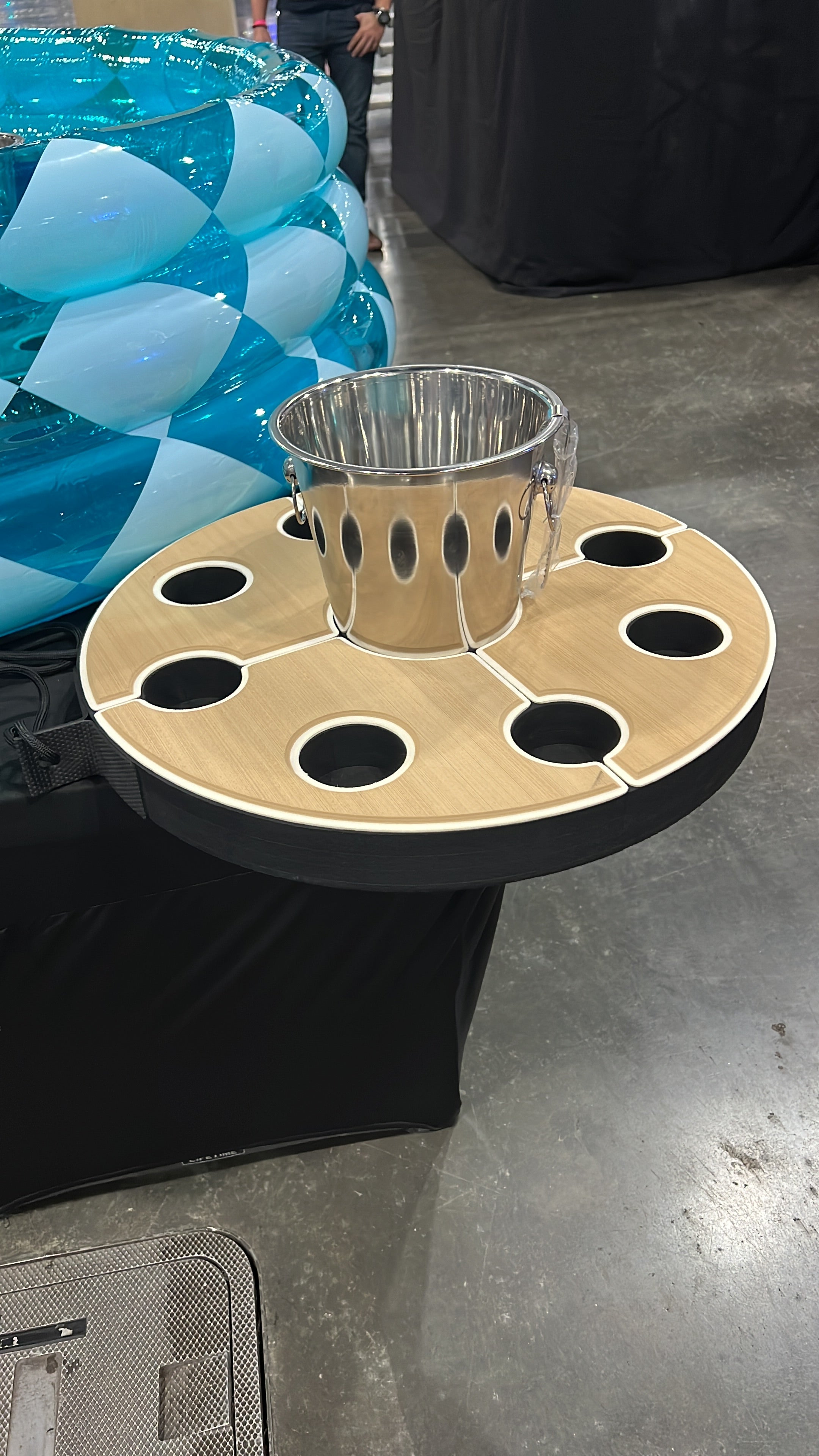 Floating Table - bucket