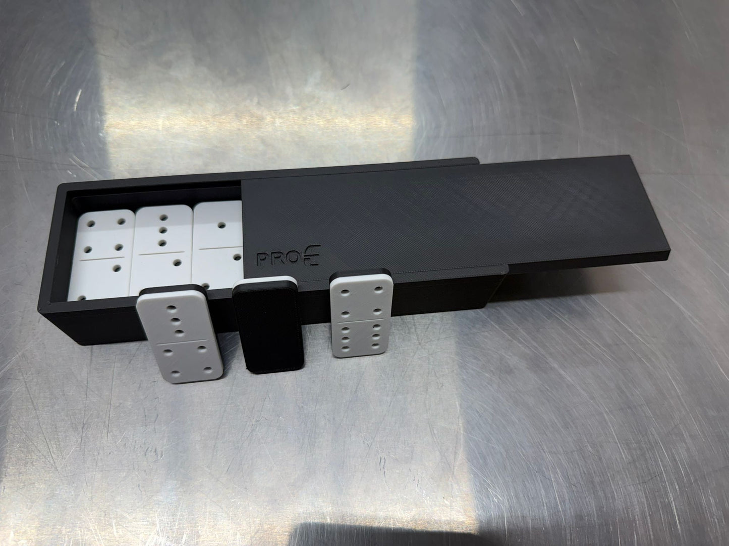 Floating domino set included in the combo - White/Black Double 6