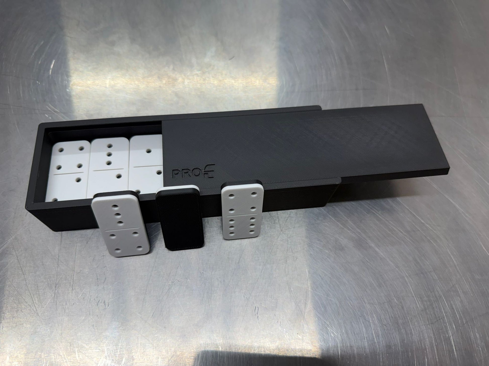 Floating domino set included in the combo - White/Black Double 6