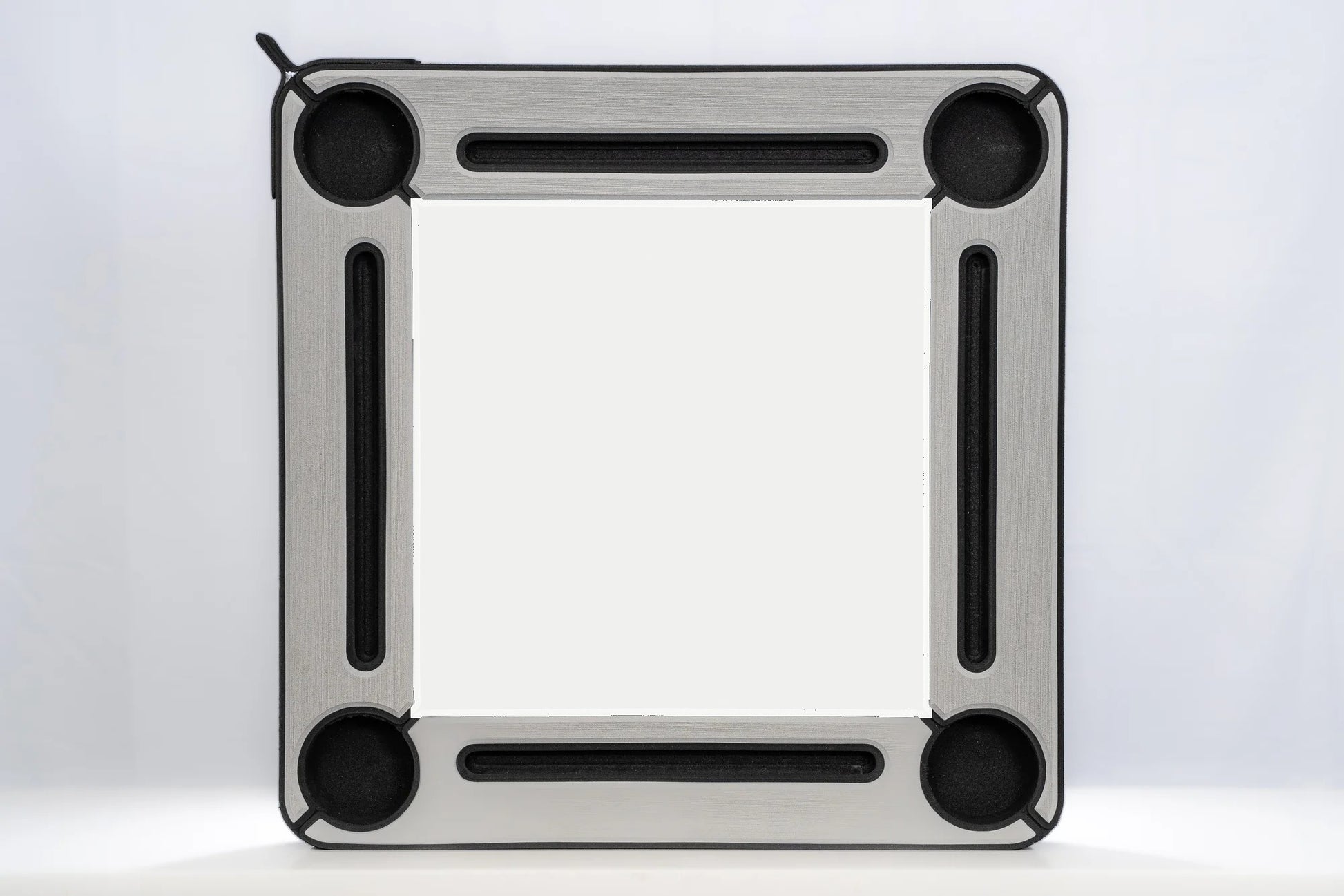 Floating Table - White center